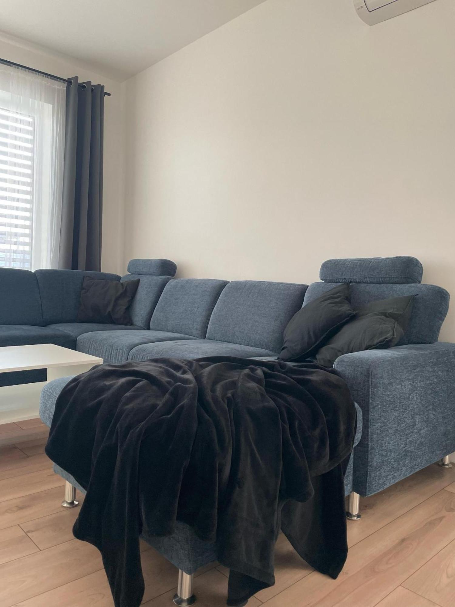 Klimatizovany Apartmanovy Dom, S Virivkou, 1B Senec Exteriör bild