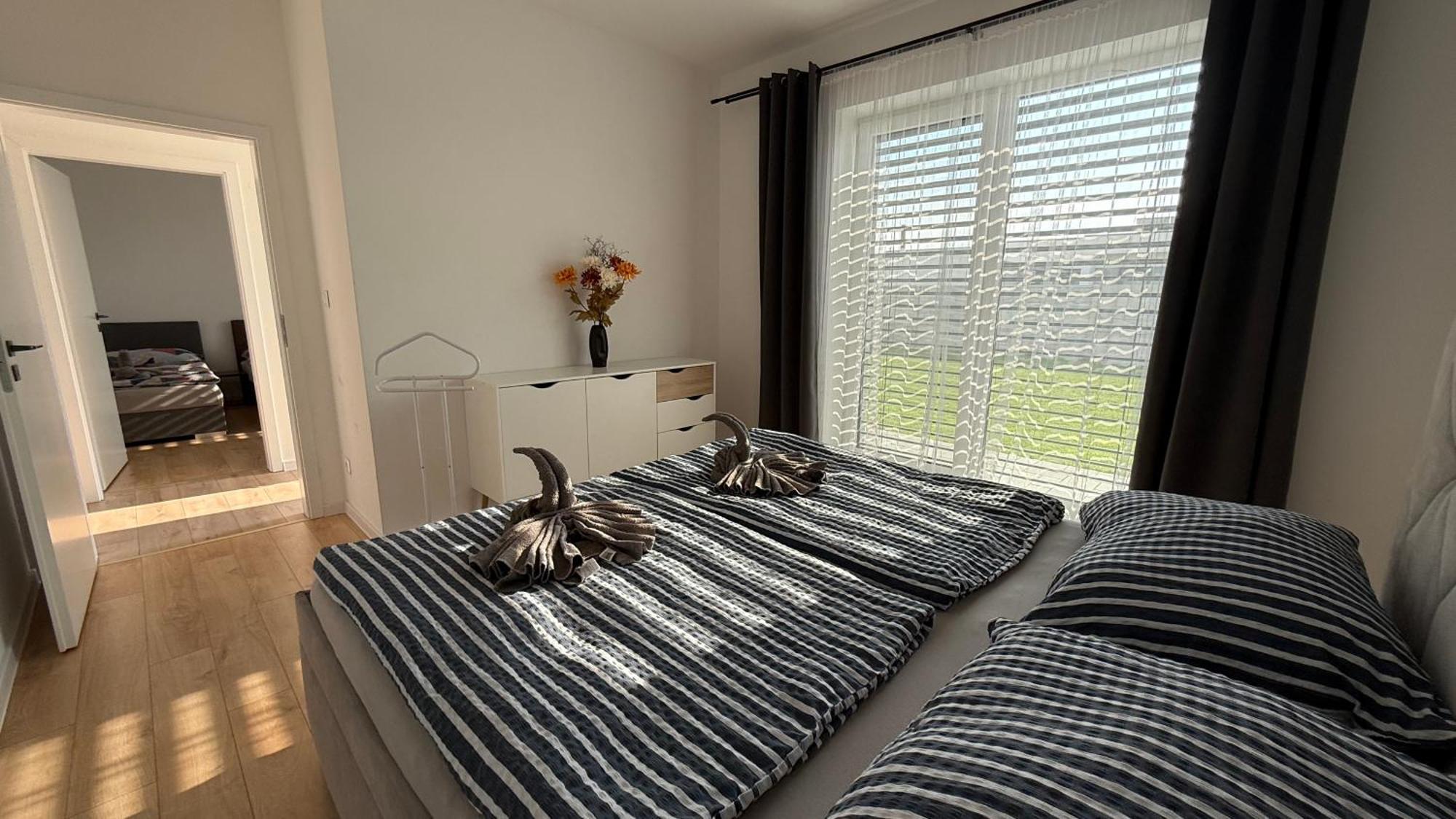 Klimatizovany Apartmanovy Dom, S Virivkou, 1B Senec Exteriör bild