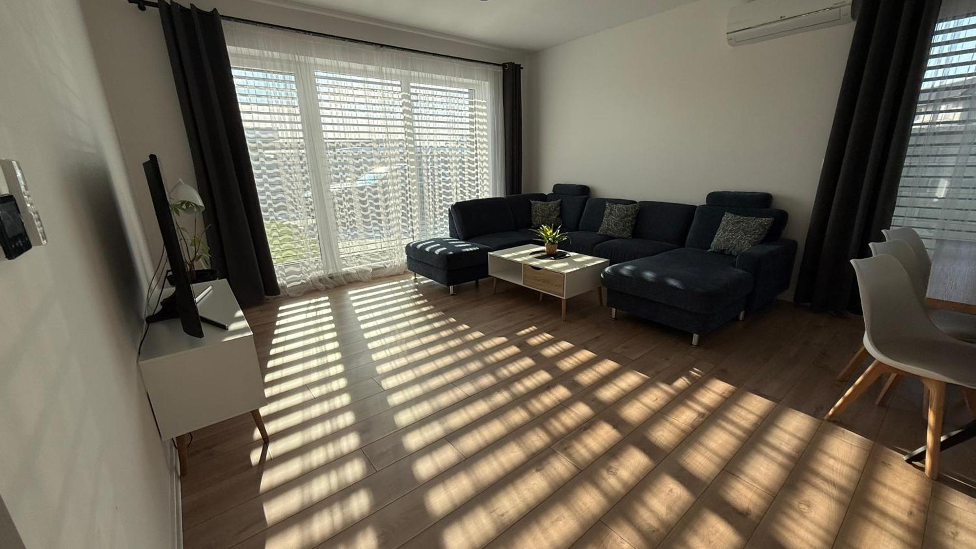 Klimatizovany Apartmanovy Dom, S Virivkou, 1B Senec Exteriör bild